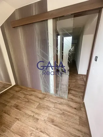 Pronájem rodinného domu, Vlkoš, 200 m2