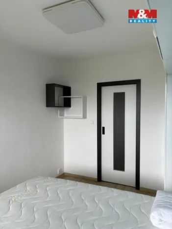 Pronájem bytu 2+kk, Praha - Kobylisy, Třeboradická, 45 m2