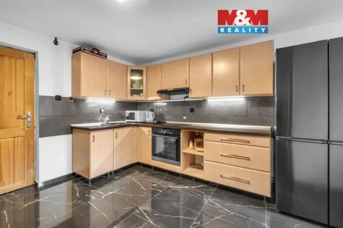 Prodej rodinného domu, Luže - Bělá, 220 m2