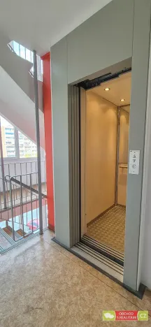 Prodej bytu 2+kk, Praha - Lhotka, Novodvorská, 41 m2