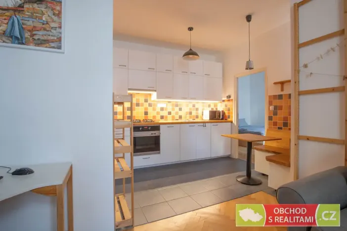 Prodej bytu 2+kk, Praha - Holešovice, U Uranie, 40 m2