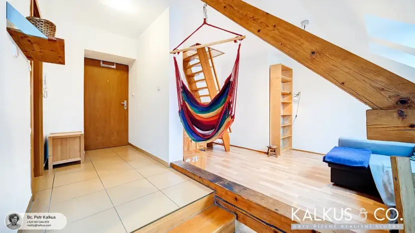 Pronájem bytu 2+kk, Hradec Králové, Zelená, 39 m2