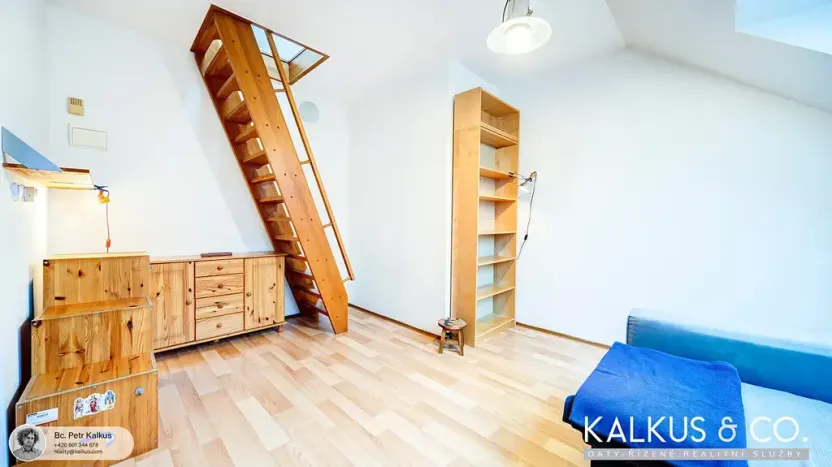Pronájem bytu 2+kk, Hradec Králové, Zelená, 39 m2
