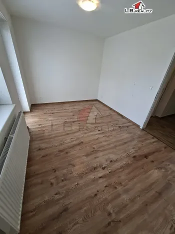 Pronájem bytu 2+kk, Velký Osek, U hřiště, 66 m2