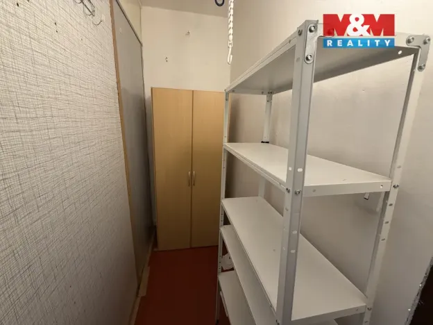 Pronájem bytu 1+kk, Hradec Králové - Třebeš, Hradecká, 35 m2