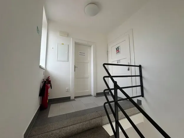 Pronájem kanceláře, Praha - Horní Počernice, Bystrá, 120 m2