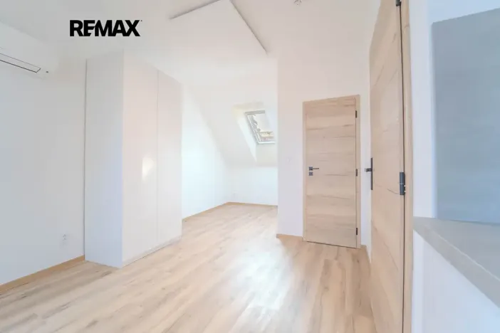 Pronájem bytu 1+kk, Kolín, Školská, 27 m2