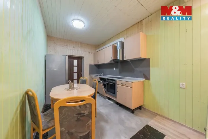 Prodej obchodního prostoru, Benešov nad Ploučnicí, náměstí Míru, 900 m2