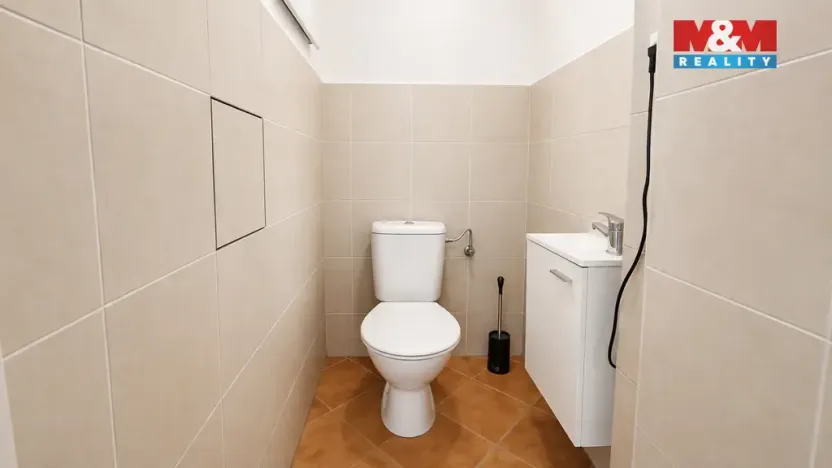 Pronájem kanceláře, Třinec - Staré Město, 1. máje, 99 m2