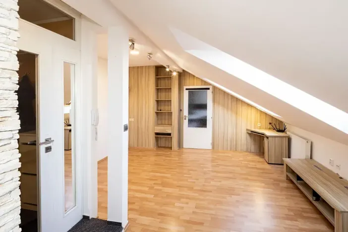 Pronájem bytu 2+kk, Opava, Mánesova, 48 m2