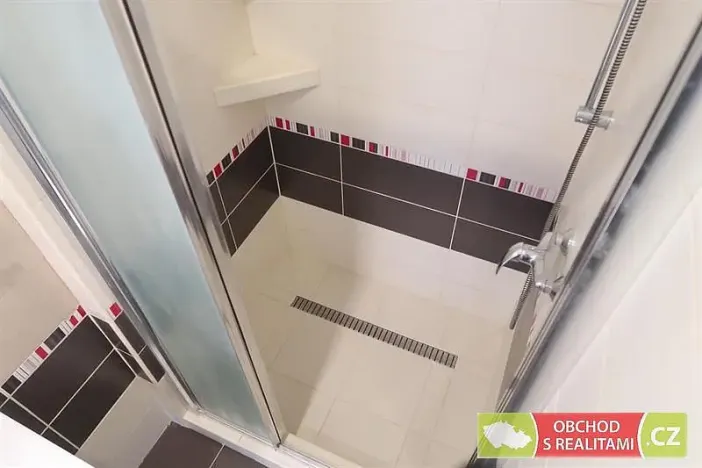 Pronájem bytu 1+kk, Praha - Karlín, Sokolovská, 37 m2