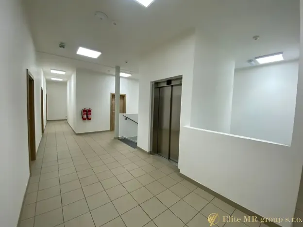 Pronájem kanceláře, Nymburk, Za Žoskou, 14 m2