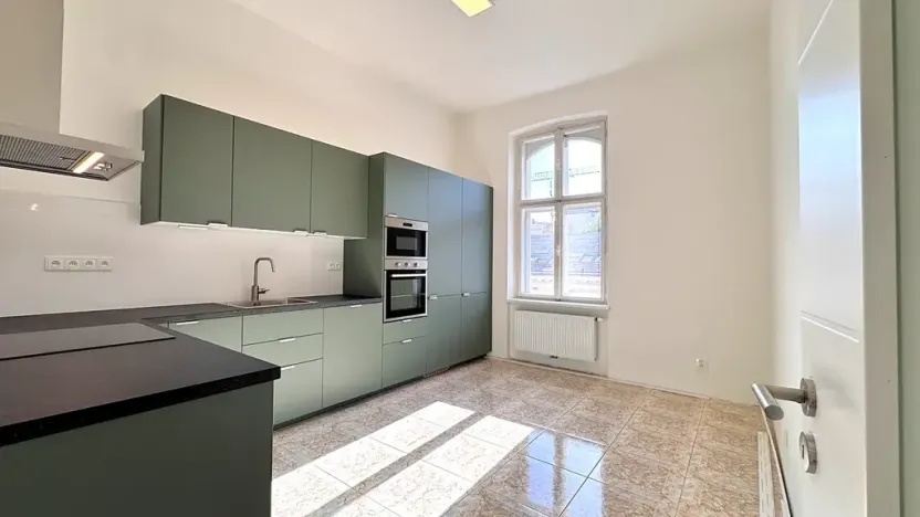 Pronájem bytu 3+1, Brno, náměstí 28. října, 108 m2