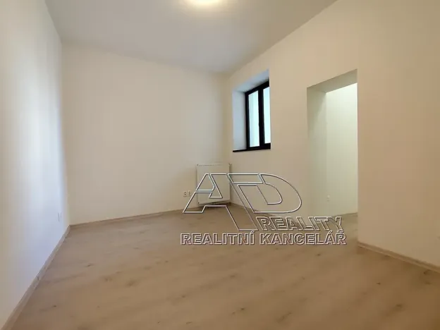 Pronájem atypického bytu, České Budějovice, Fráni Šrámka, 65 m2