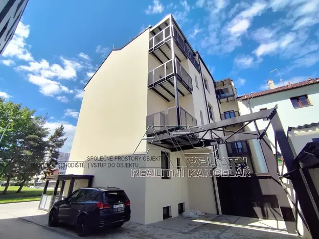 Pronájem atypického bytu, České Budějovice, Fráni Šrámka, 65 m2