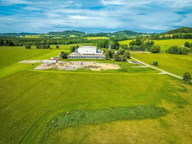 Prodej komerčního pozemku, Omlenice, 2175 m2