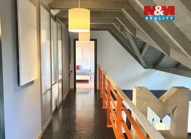 Prodej rodinného domu, Knovíz, 214 m2