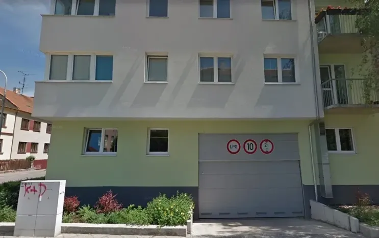 Pronájem garáže, Brno, Musilova, 13 m2