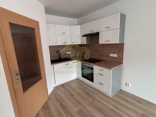 Pronájem bytu 2+kk, Plzeň, Plzenecká, 42 m2