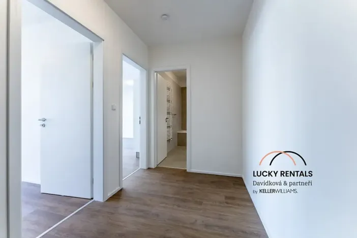 Pronájem bytu 2+kk, Praha - Vysočany, Pod Harfou, 44 m2
