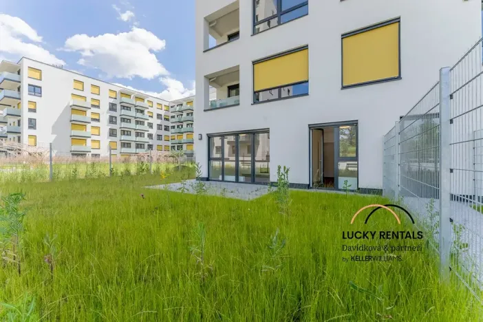 Pronájem bytu 2+kk, Praha - Vysočany, Pod Harfou, 44 m2