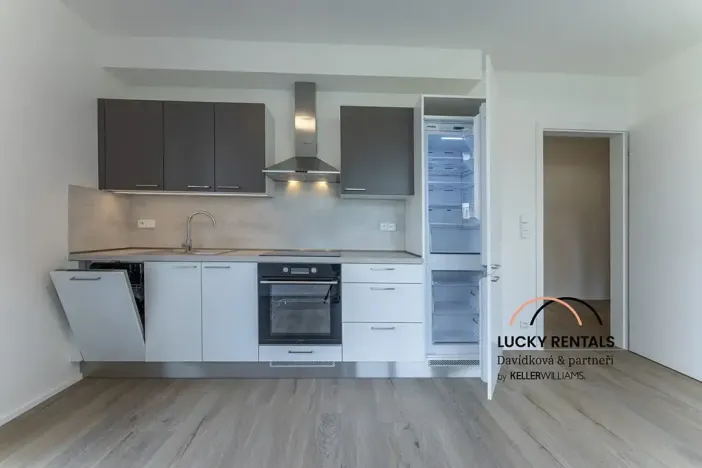 Pronájem bytu 2+kk, Praha - Vysočany, Pod Harfou, 42 m2