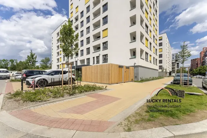 Pronájem bytu 2+kk, Praha - Vysočany, Pod Harfou, 42 m2