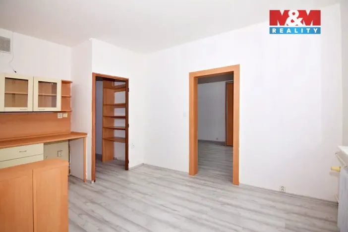 Pronájem bytu 1+1, Děčín - Děčín VI-Letná, Školní, 35 m2