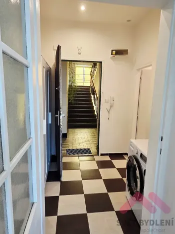 Pronájem bytu 1+kk, Praha - Nusle, Spolupráce, 33 m2