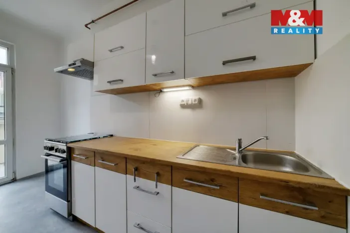 Pronájem bytu 3+1, Cheb, Valdštejnova, 86 m2