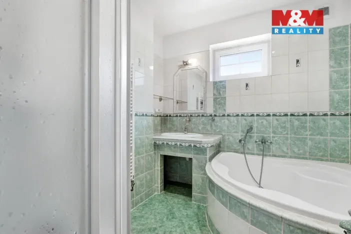 Prodej rodinného domu, Kněžmost - Koprník, 250 m2