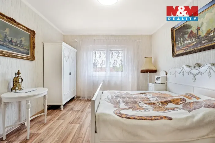 Prodej rodinného domu, Kněžmost - Koprník, 250 m2
