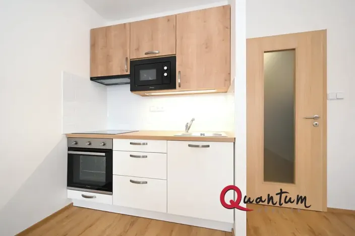 Pronájem bytu 1+kk, Praha - Chodov, Majerského, 29 m2