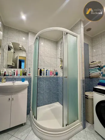Prodej bytu 3+1, Praha - Prosek, Pískovcová, 67 m2