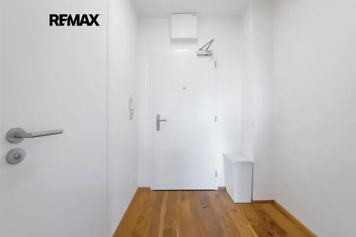 Pronájem bytu 1+kk, Praha - Vinohrady, Perucká, 27 m2
