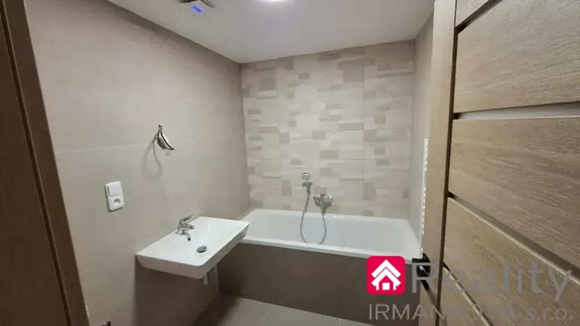 Prodej bytu 2+kk, Pohořelice, Znojemská, 66 m2