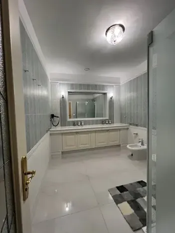 Prodej bytu 4+1, Karlovy Vary, Divadelní náměstí, 145 m2