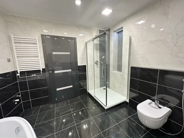 Prodej bytu 4+1, Karlovy Vary, Vřídelní, 160 m2