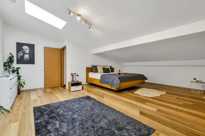 Prodej bytu 3+kk, Šestajovice, Komenského, 116 m2