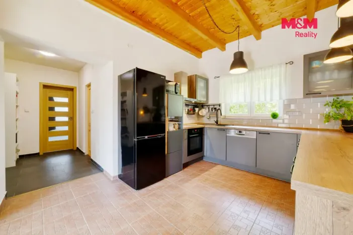 Prodej rodinného domu, Valy, Na Stráni, 238 m2