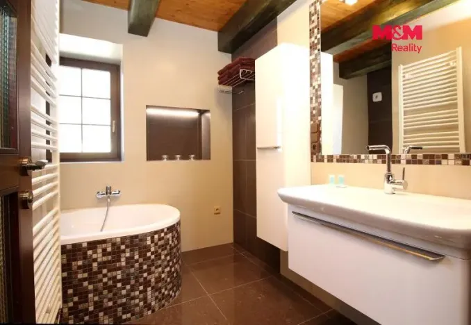 Prodej rodinného domu, Náchod - Jizbice, 149 m2