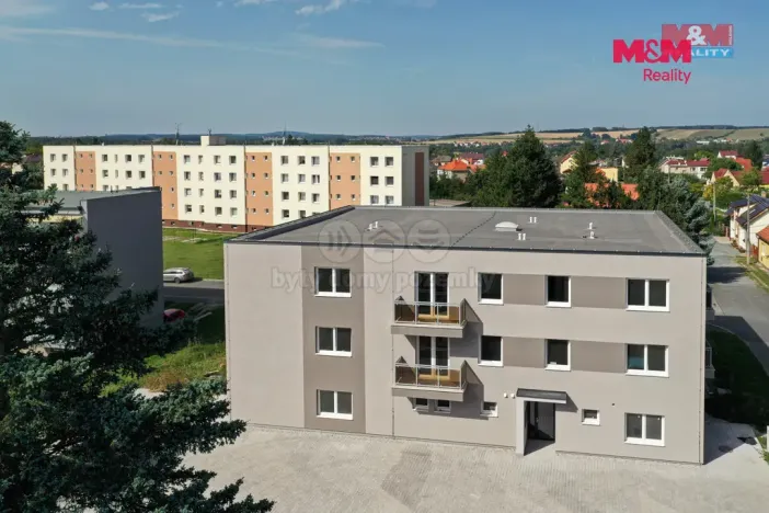 Pronájem bytu 1+kk, Chrást, Kolmá, 30 m2