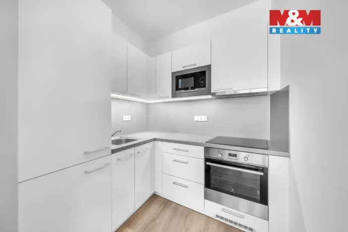Pronájem bytu 2+kk, Pardubice - Bílé Předměstí, Husova, 58 m2