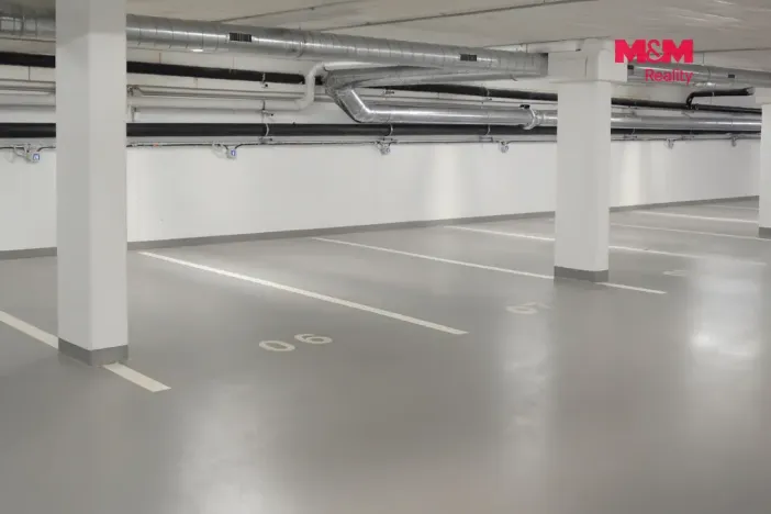 Pronájem garážového stání, Hradec Králové - Pražské Předměstí, 13 m2