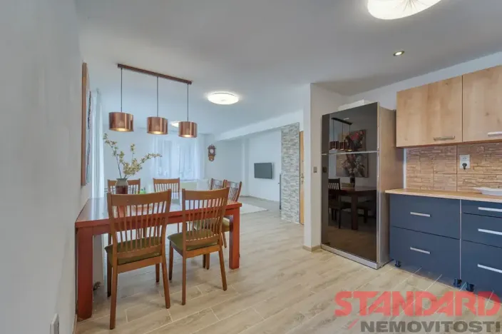 Prodej komerční nemovitosti, Chrášťany, Plzeňská, 207 m2