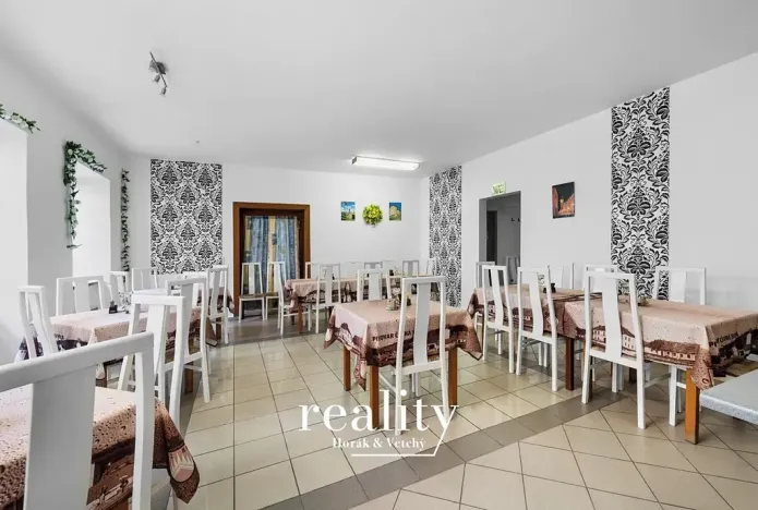 Pronájem obchodního prostoru, Znojmo, Horní náměstí, 115 m2