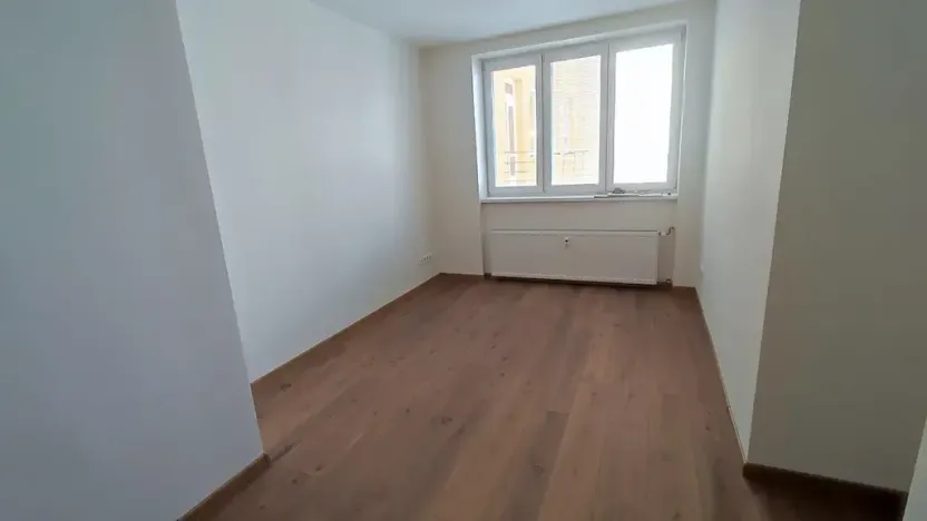 Prodej obchodního prostoru, Praha, Bělohorská, 86 m2