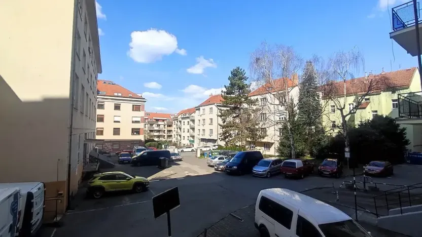Prodej obchodního prostoru, Praha, Bělohorská, 86 m2