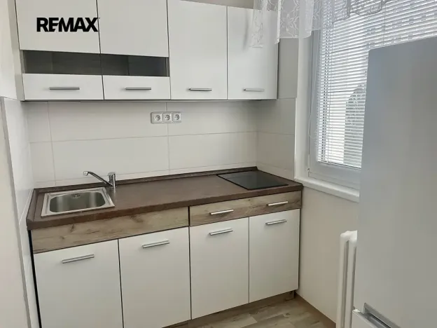 Pronájem bytu 1+1, Praha - Modřany, Botevova, 29 m2