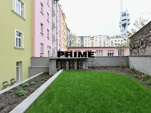 Pronájem bytu 2+kk, Praha - Vinohrady, Laubova, 50 m2